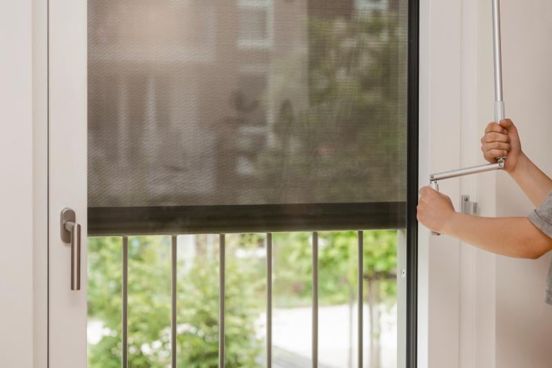Pourquoi investir dans un store sur mesure pour votre habitation