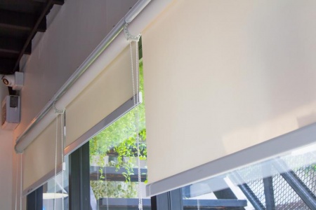 Comment choisir le store int&eacute;rieur id&eacute;al selon vos pi&egrave;ces et besoins